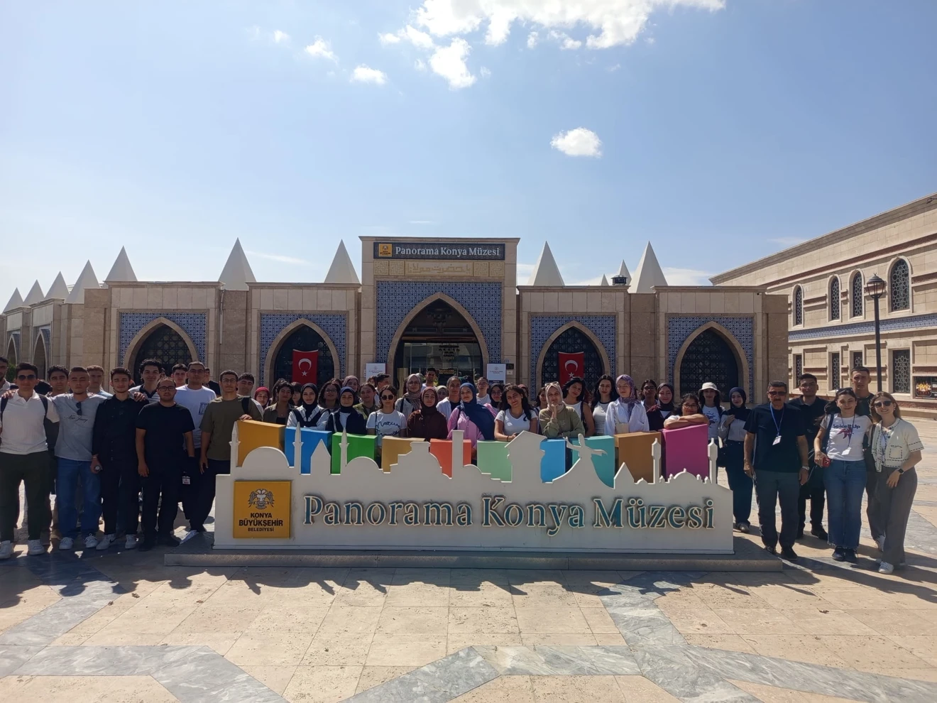 Açılış ve Uyum Programı Etkinlikleri Kapsamında 1. Sınıf Öğrencileri İçin Şehir Turu Düzenlendi